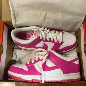 pink nike dunk low